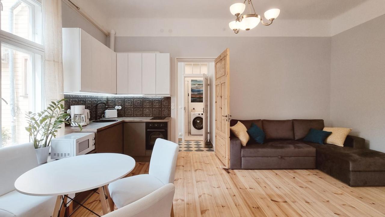 Aia Center Apartment With Sauna Parnu Exterior photo